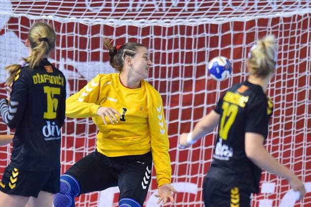 2018.08.08 Kielce Pilka reczna Mlodziezowe Mistrzostwa Swiata w Pilce Recznej Kobiet do lat 18 Czarnogora - Hiszpania N z BABOVIC Anastasija Foto Lukasz Laskowski PressFocus 2018.08.08 Kielce Handball IHF Youth U18 Womens World Championship WM Weltmeisterschaft 2018 Montenegro - Spain BABOVIC Anastasija Credit: Lukasz Laskowski PressFocus NEWSPIX.PL --- Newspix.pl FRANCE OUT!  20180808LUK_516