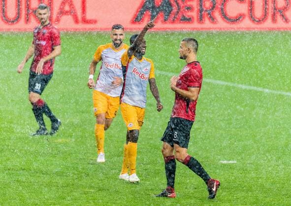 08 08 2018 Red Bull Arena Salzburg UEFA Champions League Final FC Salzburg vs KF Shkendija Tetovo Qualification 3 Round First leg in the picture the players of FC Salzburg cheer over the goal to 3 0 by Diadie Samassekou FC Salzburg during the UEFA Champions League Qualifier 3rd round 1st leg match between FC Salzburg and KF Shkendija Tetovo at the Red Bull Arena in Salzburg Austria on 2018 08 08 Salzburg  EX_ADE