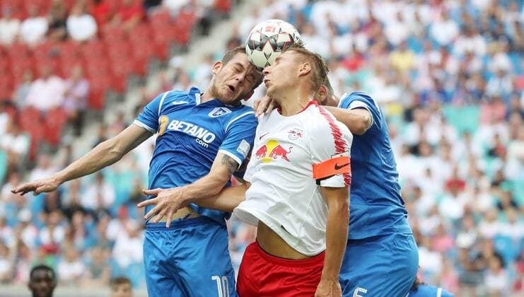 RB Leipzig Craiova Soccer Euro League Qualifiers Leipzig 09 08 2018 Red Bull Arena Soccer UEFA Euro League Qualification 3 Round First leg RB Leipzig vs CF Universitatea Craiova Pictured left Alexandru Cicaldau 10 Craiova Willi Orban 4 RB Leipzig and Renato Kelic 6 Craiova