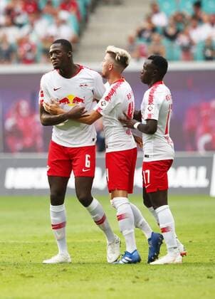 RB Leipzig Craiova Soccer Euro League Qualifiers Leipzig 09 08 2018 Red Bull Arena Soccer UEFA Cup Qualification UEFA Champions League RB Leipzig vs CS Universitatea Craiova ROU Pictured scorer Ibrahima KonatŽ Konate 6 RB Leipzig Kevin Kampl 44 RB Leipzig and Bruma 17 RB Leipzig RBL Torjubel after the 1 0