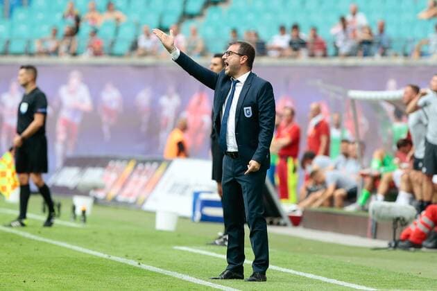 09 08 2018 xtgx Soccer Europa League 3 Qualifying round RB Leipzig CS Universitatea Craiova emspor v l Devi Mangia Craiova coach gives instructions gesticulated with the arms Gesticulate gives instructions Leipzig