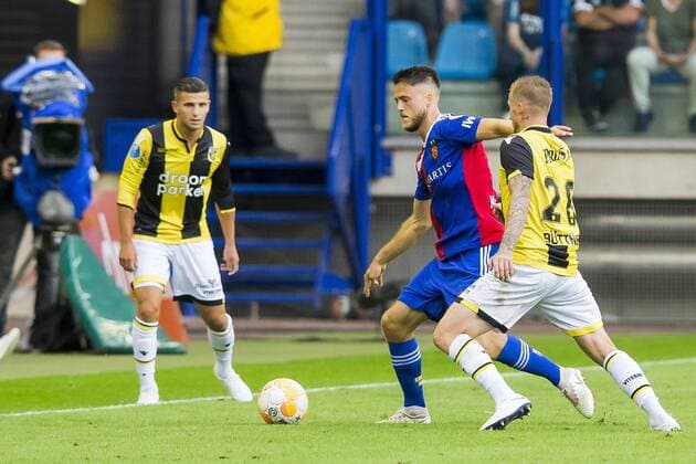 ARNHEM, Stadium Gelredome, 09-08-2018 , season 2018 - 2019 , Europa League Qualification. Vitesse player Bryan Linssen (l) with FC Basel player Ricky van Wolfswinkel (m) and Vitesse player Alexander Buttner (r) during the match Vitesse - Basel Vitesse - Basel  x2386440x
