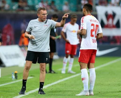 09 08 2018 xtgx Soccer Europa League 3 Qualifying Round RB Leipzig CS Universitatea Craiova emspor v Ralf Rangnick Leipzig Coach Mateus Cunha Leipzig 20 are gesticulating with gesticulate gestures instructions Leipzig