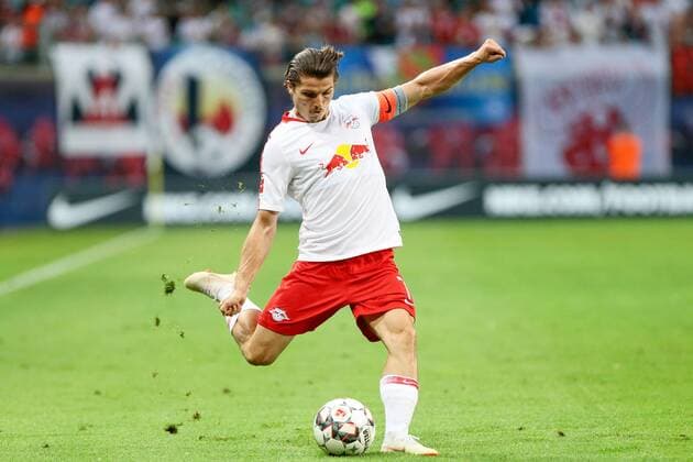 09 08 2018 xtgx Football Europa League 3 Qualifying round RB Leipzig CS Universitatea Craiova emspor v 1 Marcel Sabitzer Leipzig 7 on the ball Cut-out Full body Leipzig