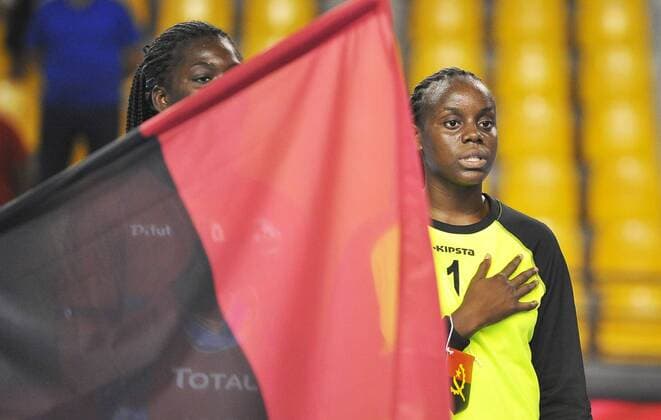 Handball, U18 WM, Deutschland - Angola 2018.08.09 Kielce Pilka reczna Mlodziezowe Mistrzostwa Swiata w Pilce Recznej Kobiet do lat 18 Angola - Niemcy N z Angola team druzyna hymn FREDERICO Paula Francisco Foto Lukasz Sobala Press Focus NEWSPIX.PL 2018.08.09 Kielce Handball IHF Youth U18 Womens World Championship WM Weltmeisterschaft 2018 Angola - Germany Angola team druzyna hymn FREDERICO Paula Francisco Credit: Lukasz Sobala Press Focus --- Newspix.pl  20180809PF_PF237
