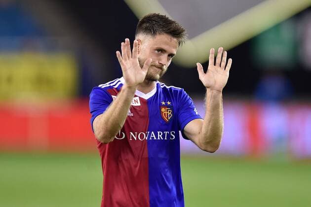 ARNHEM, 09-08-2018, season 2018 2019, GelreDome, Vitesse - Basel 0-1, qualification for Europa League, FC Basel player Ricky van Wolfswinkel apologizes to the supporters of Vitesse after the match Vitesse - FC Basel Vitesse - Basel  x2386732x