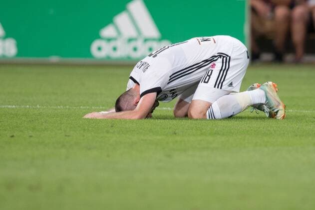 09.08.2018, Warszawa, pilka nozna, Liga Europy, kwalifikacje, 3. runda, Legia Warszawa - F91 Dudelange, N z Michal Kucharczyk (Legia), fot. Tomasz Jastrzebowski Foto Olimpik NEWSPIX.PL ----- 09.08.2018, Warsaw, football, Europa League, 3rd round qualification, Legia Warsaw - F91 Dudelange, in the picture: Michal Kucharczyk (Legia), fot. Tomasz Jastrzebowski Foto Olimpik --- Newspix.pl  20180809toja0110