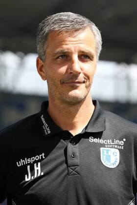 Coach Jens Härtel 1 FC Magdeburg 2 Football Bundesliga Season 2018 2019 League match 1 FC Magdeburg vs. FC St. Pauli in the MDCC Arena in Magdeburg Portrait Germany Football Mann Manner 05 8 2018 According to the requirements of the DFL German Football League it is forbidden in the stadium and or to take advantage of the game-made photos in the form of sequence images and or video-like photo galleries DFL regulations prohibit any use of photographs as image sequences and or quasi video