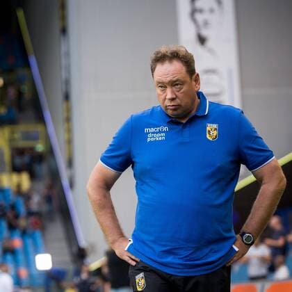 coach Leonid Slutski Sloetski Sloetsky Slutsky of Vitesse during the UEFA Europa League third round qualifying first leg match between Vitesse Arnhem and FC Basel at the Gelredome on August 09, 2018 in Arnhem, The Netherlands UEFA Europa League 2018 2019 xVIxVIxImagesx xRonaldxBonestrooxIVx 11725150