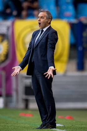 coach Marcel Koller of FC Basel during the UEFA Europa League third round qualifying first leg match between Vitesse Arnhem and FC Basel at the Gelredome on August 09, 2018 in Arnhem, The Netherlands UEFA Europa League 2018 2019 xVIxVIxImagesx xRonaldxBonestrooxIVx 11725218