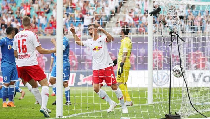 RB Leipzig Craiova Soccer Euro League Qualifiers Leipzig 09 08 2018 Red Bull Arena Soccer UEFA Euro League Qualification 3 Round First Leg FC RB Leipzig vs Cs Universitatea Craiova 3 1 1 0 picture (sic) Goal for RB Leipzig Ibrahima KonatŽ Konate 6 RB Leipzig scores 1 goal by the head Willi Orban 4 RB Leipzig cheers
