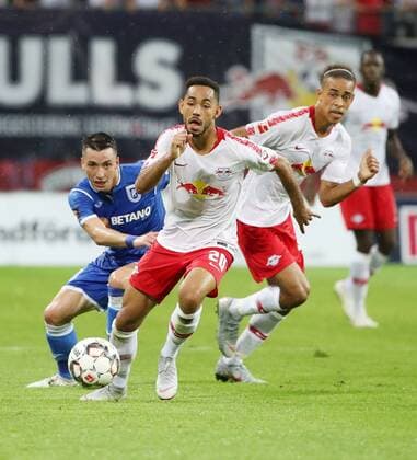 RB Leipzig Craiova Soccer Euro League Qualifiers Leipzig 09 08 2018 Red Bull Arena Soccer UEFA Euro League Qualification 3 Round First leg RB Leipzig vs CS Universitatea Craiova 3 1 1 0 Front view Matheus Cunha 20 RB Leipzig Alexandru Mateiu 8 Craiova and Yussuf Poulsen 9 RB Leipzig