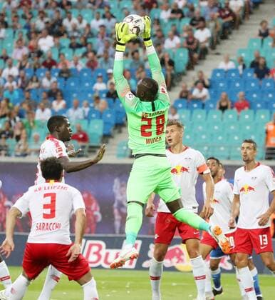 RB Leipzig Craiova Soccer Euro League Qualifiers Leipzig 09 08 2018 Red Bull Arena Soccer UEFA Euro League Qualification 3 Round First leg RB Leipzig vs CS Universitatea Craiova 3 1 1 0 Pictured goalkeeper Yvon Mvogo 28 RB Leipzig