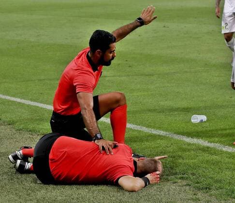 SOCCER - UEFA EL quali, Sturm vs Larnaca GRAZ,AUSTRIA,09.AUG.18 - SOCCER - UEFA Europa League qualification, SK Sturm Graz vs AEK Larnaca. Image shows referee Mohammed Al-Hakim, assistentreferee Fredrik Klyver. GEPAxpictures xHansxOberlaender