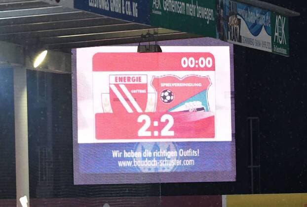 Soccer Men Season 2018 2019 3 League 3 Gameday FC Energie Cottbus SpVgg Unterhaching 2 2 Scoreboard with 2 2 Final Result 08 08 2018 Copyright: xMatthiasxKochx