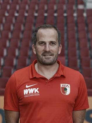 Manuel Baum Coach FC Augsburg 1907 1 BL Portrait date 2018 2019