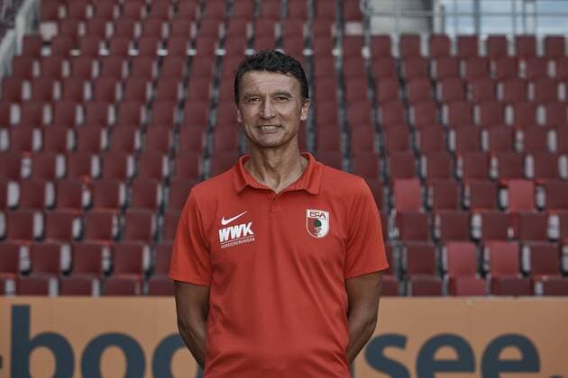 Zdenko Miletic Goalkeeping coach FC Augsburg 1907 1 BL Portrait date 2018 2019