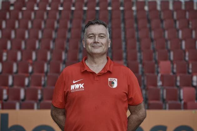 Markus Zeyer Physiotherapist FC Augsburg 1907 1 BL Portrait date 2018 2019