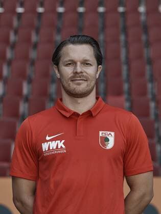 Michael Deiss Physiotherapist FC Augsburg 1907 1 BL Portrait date 2018 2019