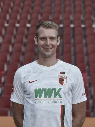 Jan Ginger Callsen Bracker FC Augsburg 1907 1 BL Portrait date 2018 2019