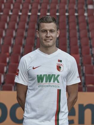 Alfred Finnbogason FC Augsburg 1907 1 BL Portrait Date 2018 2019
