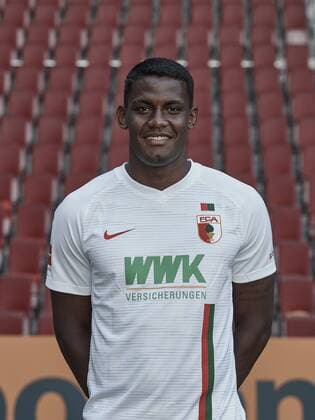 Sergio Cordova FC Augsburg 1907 1 BL Portrait date 2018 2019