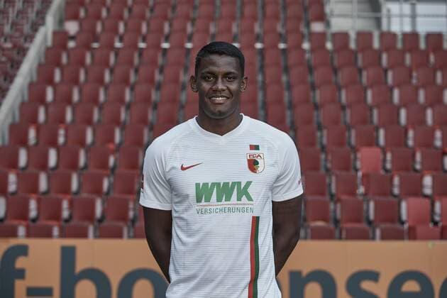 Sergio Cordova FC Augsburg 1907 1 BL Portrait date 2018 2019