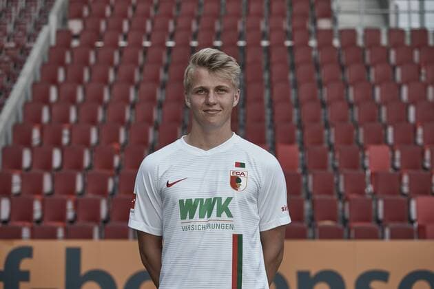 Felix Götze FC Augsburg 1907 1 BL Portrait date 2018 2019