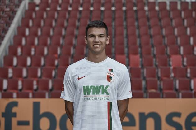Romario Rösch FC Augsburg 1907 1 BL Portrait date 2018 2019