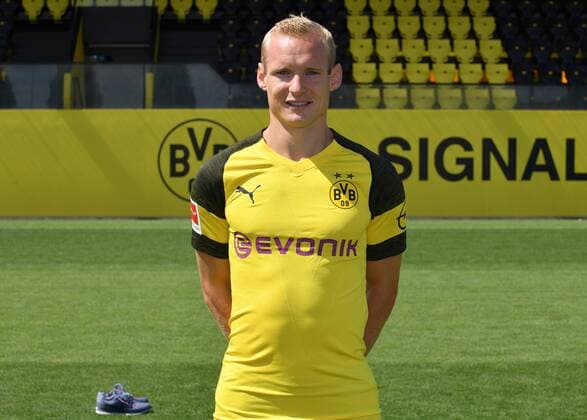 Sebastian Rode Borussia Dortmund 1 BL Portrait date 2018 2019 Team2
