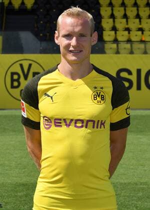 Sebastian Rode Borussia Dortmund 1 BL Portrait date 2018 2019 Team2