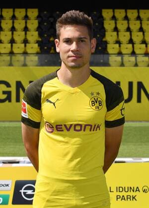 Raphael Guerreiro Borussia Dortmund 1 BL Portrait Date 2018 2019 Team2