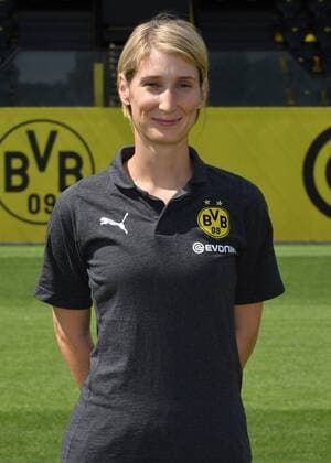 Dr Anke Steffen Borussia Dortmund 1 BL Portrait Date 2018 2019 Team2