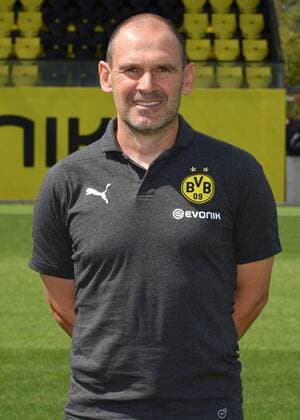 Co Trainer Manfred Stefes Borussia Dortmund 1 BL Portrait Date 2018 2019 Team2