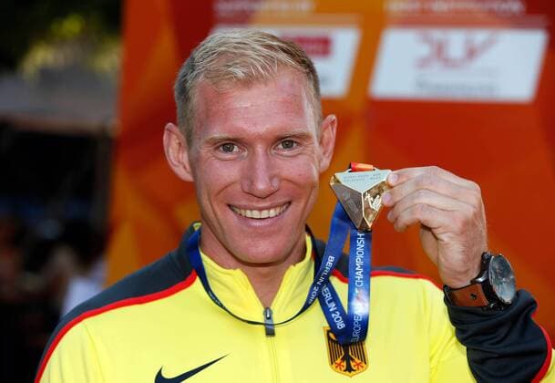 Athletics European Championships Berlin Germany International Athletics European Championships in the Olympic Stadium in Berlin Presentation ceremony on the European Mile at Breitscheidplatz in Berlin on 10 08 2018 Decathlon Award ceremony Arthur ABELE GER