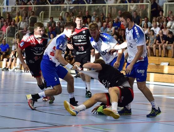 10 08 2018 Handball 1 Bundesliga DKB HBL Season 2018 2019 Friendly Match HC Erlangen HCE TV Großwallstadt OGo Marcel Engels 5 TV Großwallstadt Jan Schäffer 25 HC Erlangen HCE Tom Spieß 31 TV Großwallstadt