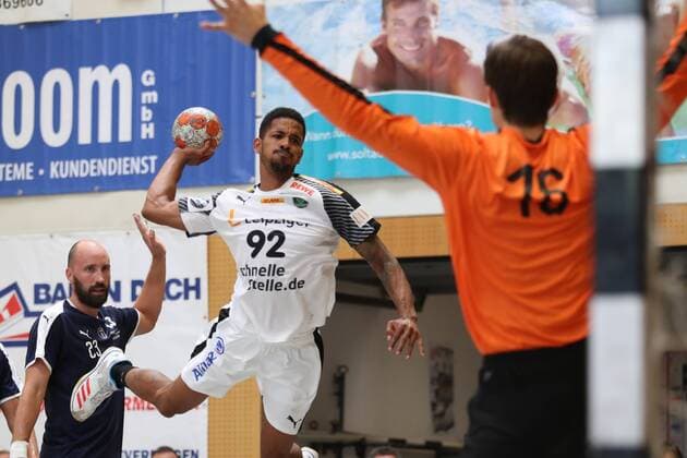SC DHfK Leipzig vs. MHB Montpellier Handball Handball International Heide Cup 2018 10 08 18 Raul Santo No 92 SC DHfK Leipzig v Nikola Portner No 16 MHB Montpellier Handball xmmkx