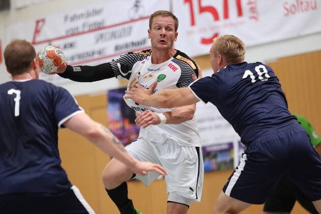 SC DHfK Leipzig vs MHB Montpellier Handball Handball Internationaler Heide Cup 2018 10 08 18 Aivis Jurdzs Nr 07 SC DHfK Leipzig v Frederik Pettersson Nr 18 MHB Montpellier Handball and Jonas Truchanovicius Nr 07 MHB Montpellier Handball xmmkx