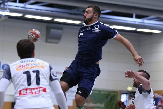 SC DHfK Leipzig vs MHB Montpellier Handball Handball International Heide Cup 2018 10 08 18 Baptiste Bonnefond No. 24 MHB Montpellier Handball loses the ball xmmkx