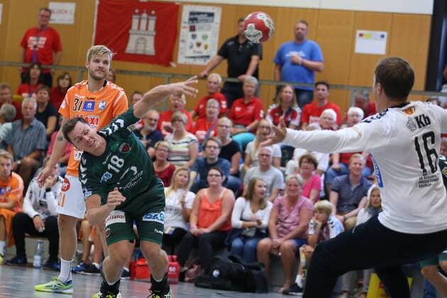 Füchse Berlin vs SC IFK Kristianstad Handball International Heide Cup 2018 10 08 18 Hans Lindberg No. 18 Fuechse Berlin against Richard Kappelin No. 16 IFK Kristianstad xmmkx