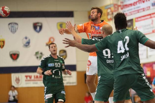 Füchse Berlin vs SC IFK Kristianstad Handball Internationaler Heide Cup 2018 10 08 18 Helge Freiman Nr 17 IFK Kristianstad against Mijajlo Marsenic Nr 93 Fuechse Berlin and Wael Jalloux Nr 42 Fuechse Berlin xmmkx