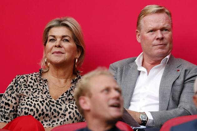(L-R) Bartina Koeman, coach Ronald Koeman of Holland during the Dutch Eredivisie match between Ajax Amsterdam and Heracles Almelo at the Johan Cruijff Arena on August 11, 2018 in Amsterdam, The Netherlands Dutch Eredivisie 2018 2019 xVIxVIxImagesx xMauricexvanxSteenxIVx 11743111