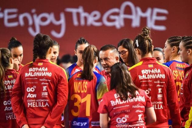 2018.08.11 Kielce Pilka reczna Mlodziezowe Mistrzostwa Swiata w Pilce Recznej Kobiet do lat 18 Hiszpania - Korea N z RODRIGUEZ ALVAREZ Alfredo Foto Lukasz Laskowski PressFocus 2018.08.11 Kielce Handball IHF Youth U18 Womens World Championship WM Weltmeisterschaft 2018 Spain v Korea RODRIGUEZ ALVAREZ Alfredo Credit: Lukasz Laskowski PressFocus NEWSPIX.PL --- Newspix.pl france out!  20180811LUK_061