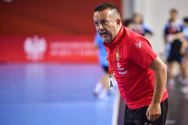 2018.08.11 Kielce Pilka reczna Mlodziezowe Mistrzostwa Swiata w Pilce Recznej Kobiet do lat 18 Hiszpania - Korea N z RODRIGUEZ ALVAREZ Alfredo Foto Lukasz Laskowski PressFocus 2018.08.11 Kielce Handball IHF Youth U18 Womens World Championship WM Weltmeisterschaft 2018 Spain v Korea RODRIGUEZ ALVAREZ Alfredo Credit: Lukasz Laskowski PressFocus NEWSPIX.PL --- Newspix.pl france out!  20180811LUK_064
