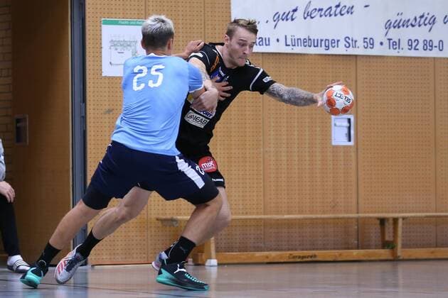 MHB Montpellier vs IFK Kristianstad Handball International Heide Cup 2018 11 08 18 Stig Goals Moen No. 09 IFK Kristianstad against Jean Loup Faustin No 25 MHB Montpellier Handball xmmkx
