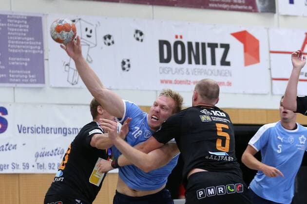 MHB Montpellier vs IFK Kristianstad Handball International Heide Cup 2018 11 08 18 Frederik Pettersson No 18 MHB Montpellier Handball against Arnar Freyr Arnarsson No 5 IFK Kristianstad and Olafur Gudmundsson No 13 IFK Kristianstad xmmkx