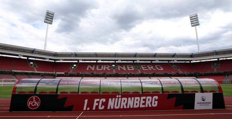 11 08 2018 Football Season 2018 2019 Friendly match Season opener 1 FC Nürnberg Club FCN Real Valladolid DaMa Symbolbild Symbolfoto Feature Impression new Ersatzbank 1 FC Nürnberg Werbung Nürnberger Versicherung