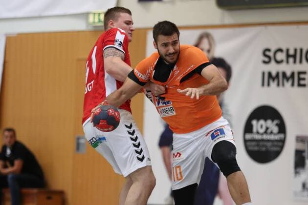 Handball Sportverein Hamburg vs SC IFK Kristianstad Handball Internationaler Heide Cup 2018 12 08 18 Marc Canellas Reixach Nr 10 IFK Kristianstad v Domink Vogt Nr 41 Handball Sport Verein Hamburg xmmkx
