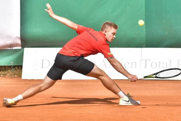 12 08 2018 GER Allpresan Rochus Club BL vs Badwerk Gladbacher HTC 12 08 2018 GER Allpresan Rochusclub BL Team vs. Badwerk Gladbacher HTC in the picture Sandcaules Tim GER on the backhand nph Mauelshagen nph00321