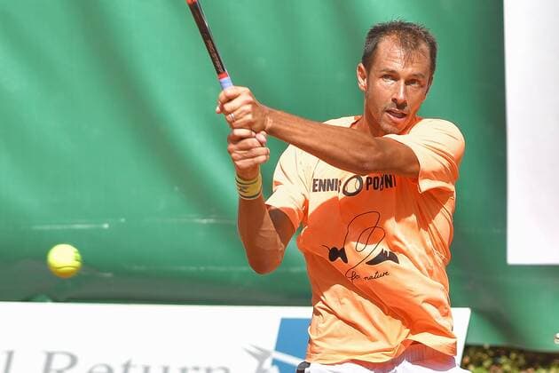 12 08 2018 GER Allpresan Rochus Club BL vs Badwerk Gladbacher HTC 12 08 2018 GER Allpresan Rochusclub BL Team vs Badwerk Gladbacher HTC Rosol Lukas CZE on the backhand nph Mauelshagen nph00321
